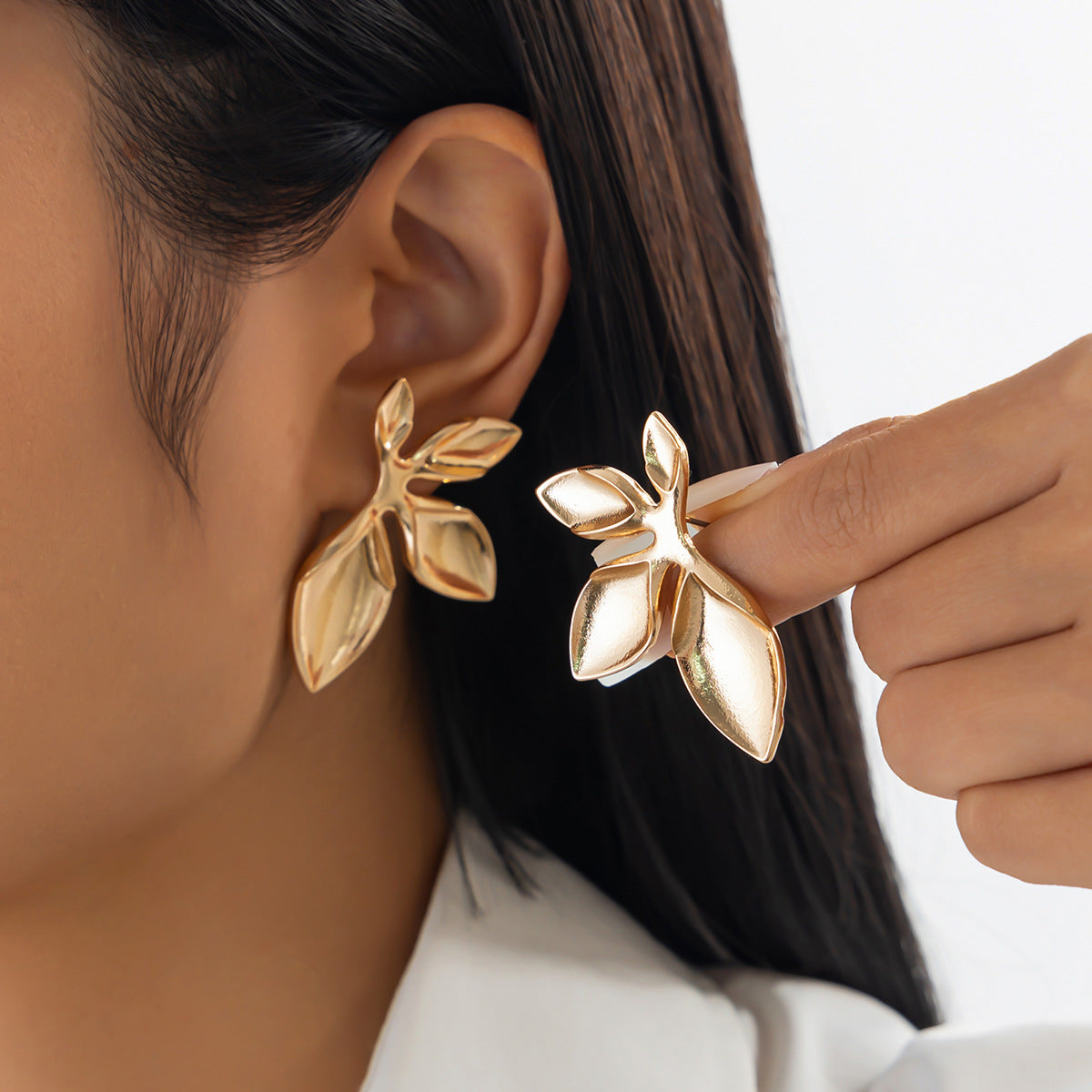 Planderful Vienna Verve Earrings – Elegant Retro Petal Design