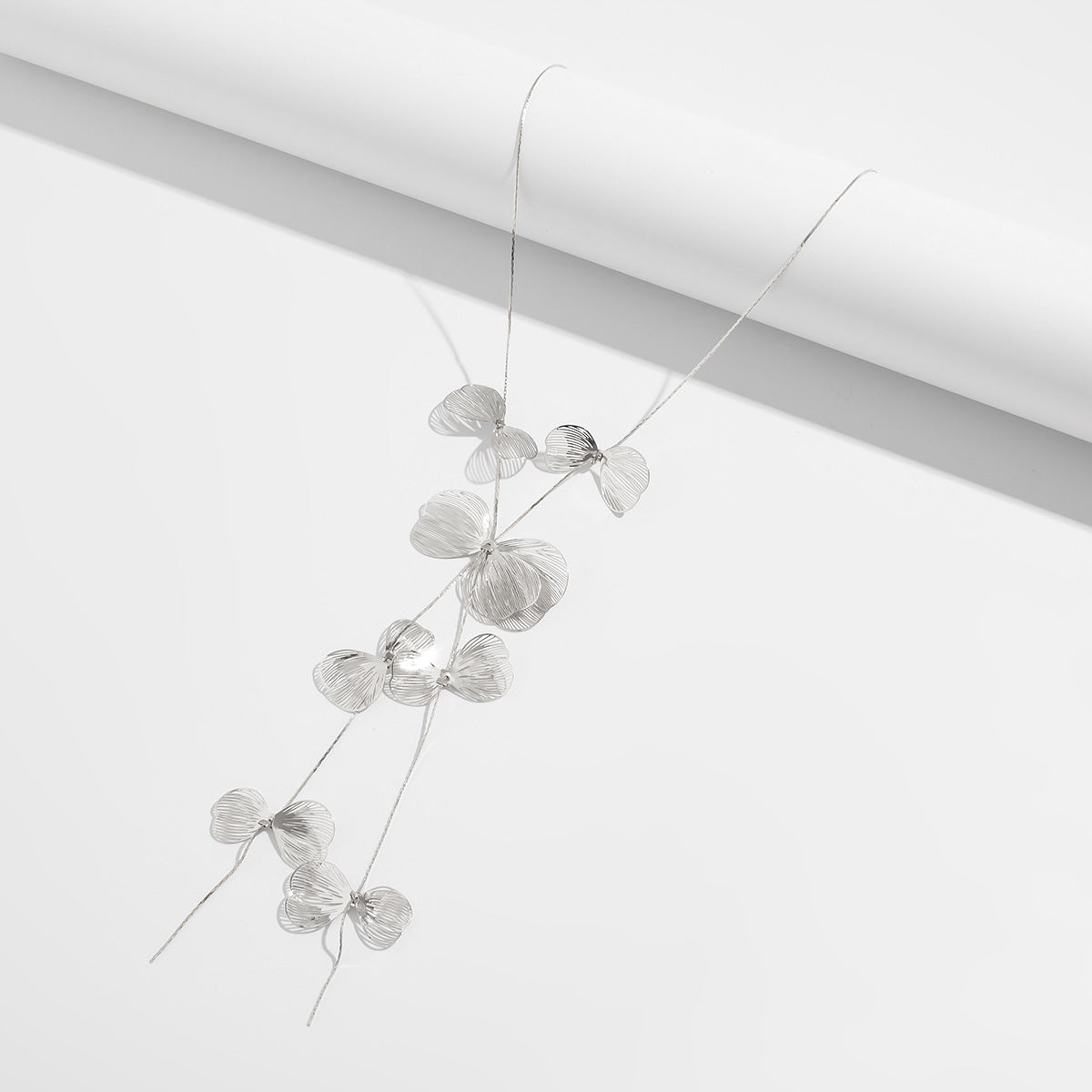 Planderful Vienna Verve Ginkgo Biloba Leaf Necklace – Sweet and Cool Y-Shaped Design