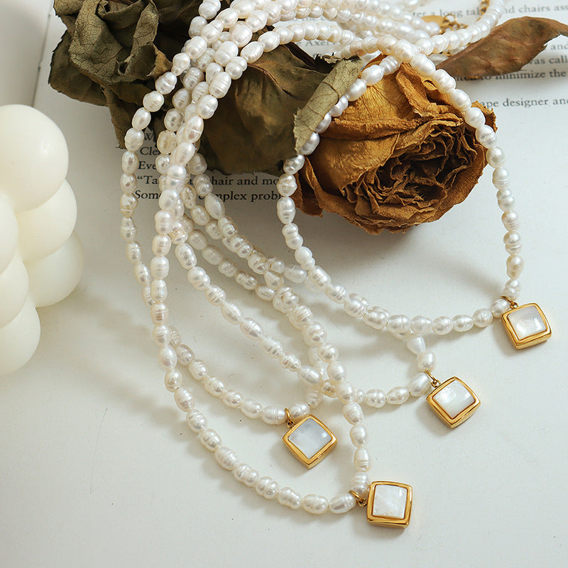 Elegant Baroque Pearl Necklace with Sea Shell Pendant - Luxurious Dinner Party Accessory