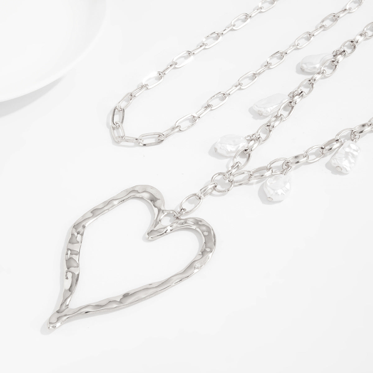 Oversized Hollow Heart Pearl Necklace