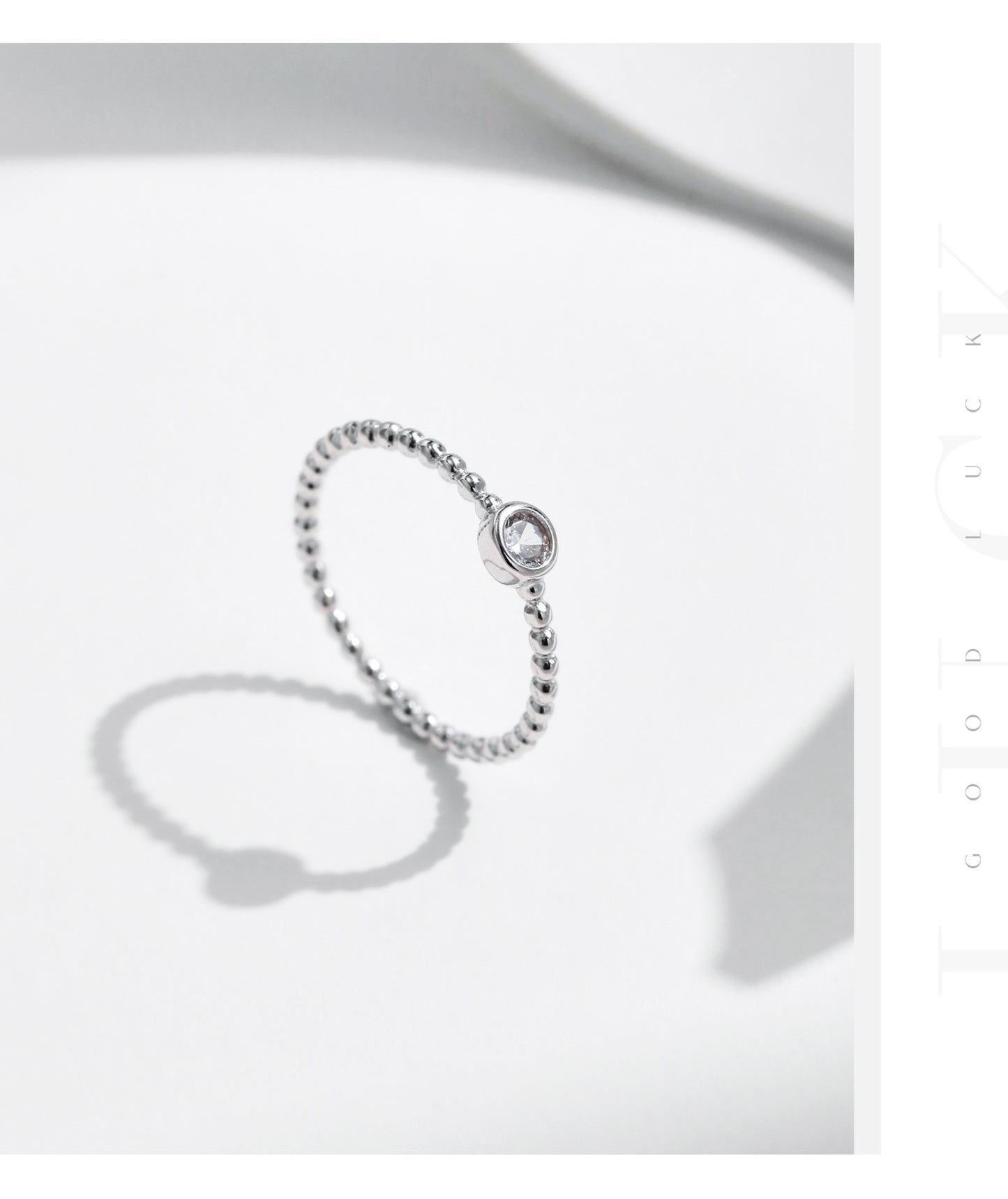 Planderful Moissanite Clover Ring – Stunning Sparkle with Moissanite Clarity