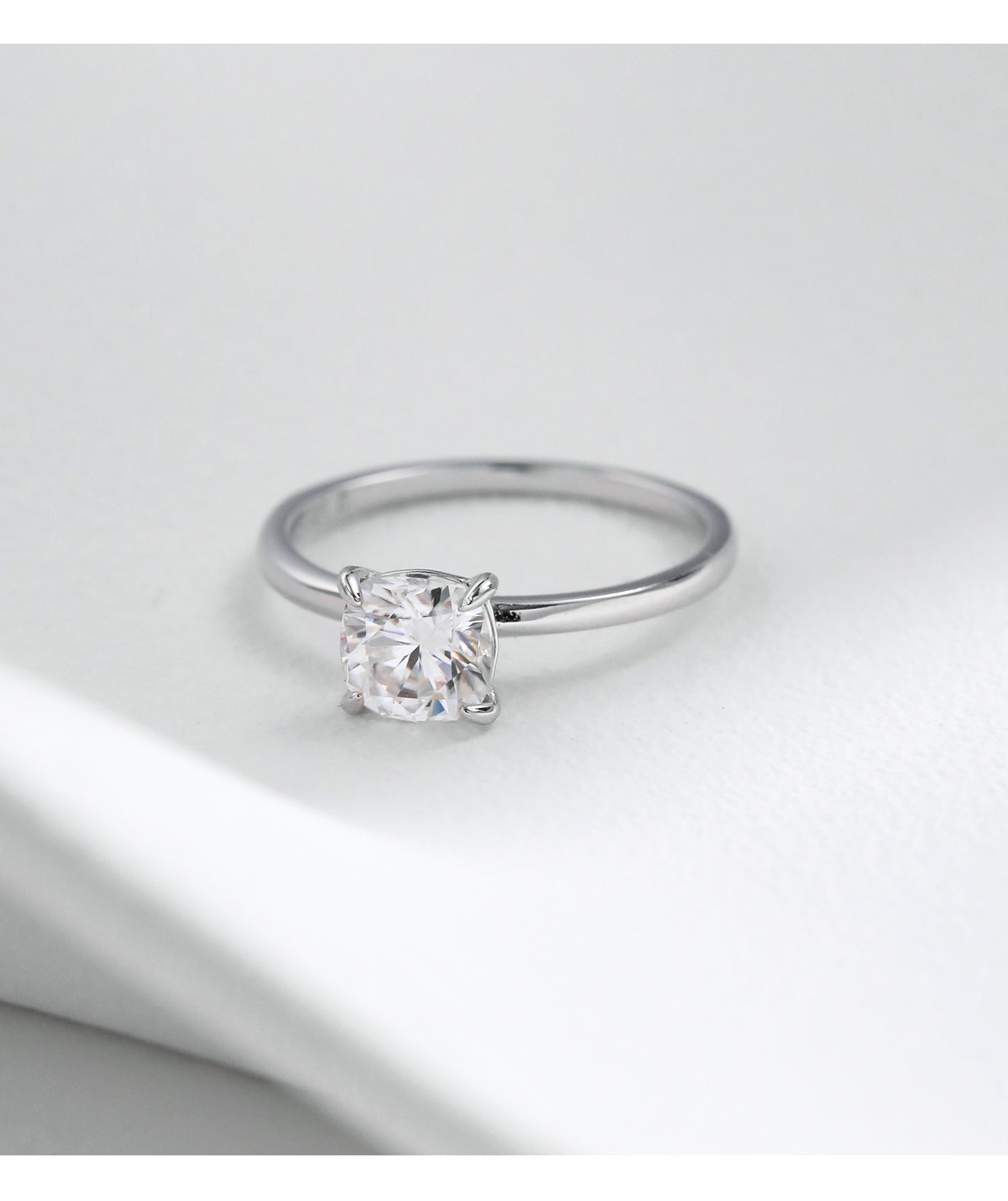 Planderful Moissanite Sparkling Ring – Exquisite Water Drop Design