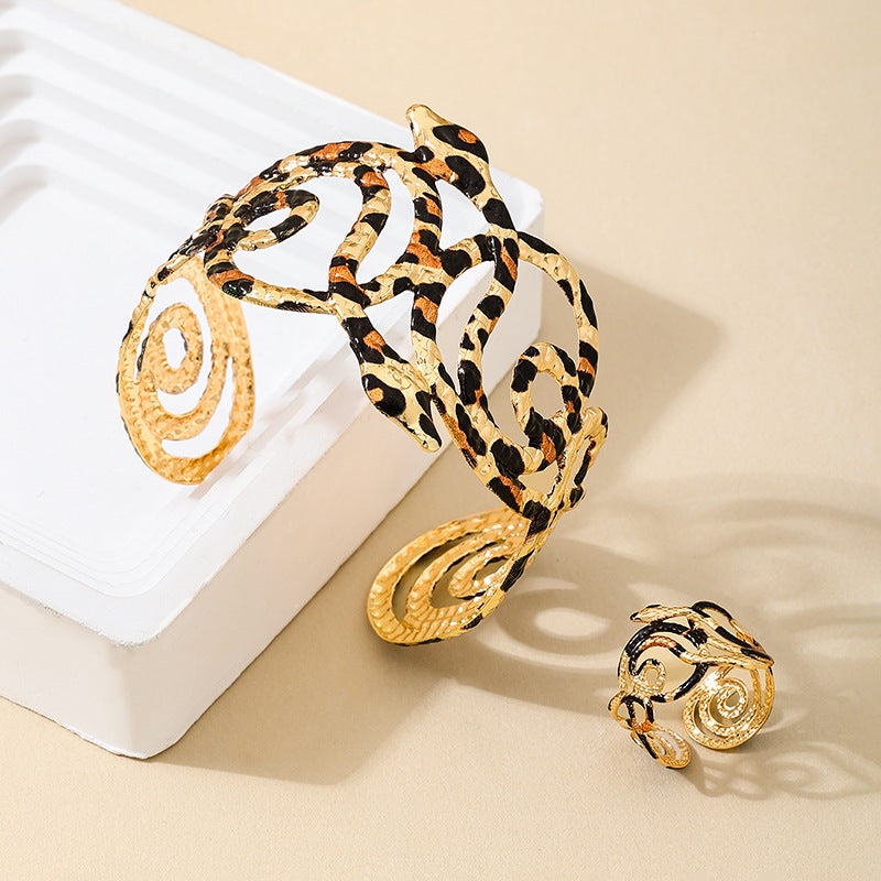 Fashionable Leopard Print Snake Bracelet Ring Set for Women