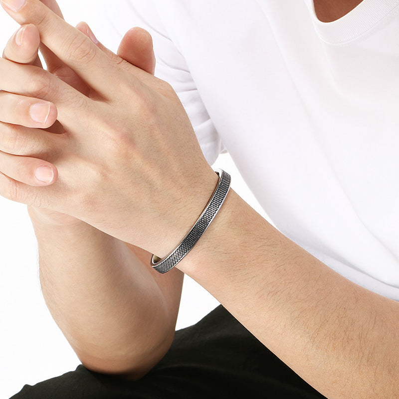Antique Arrow Open Bracelet – Leaf Pattern Mesh Titanium Steel Men's Bracelet