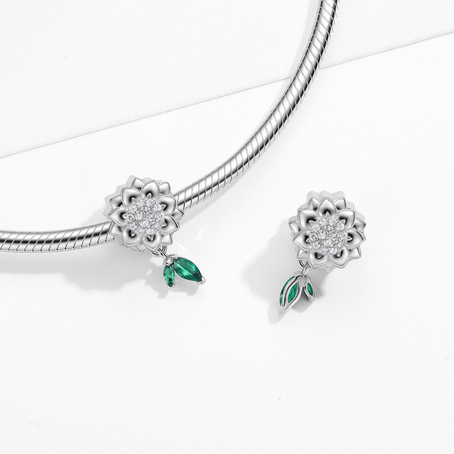 Planderful Jewelry Retro Sunflower Zircon Necklace Silver