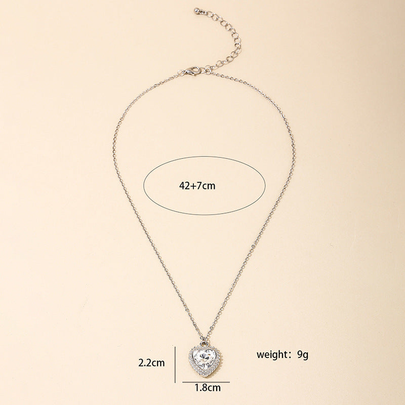 Fashionably Yours: Vienna Verve Metal Pendant Necklace