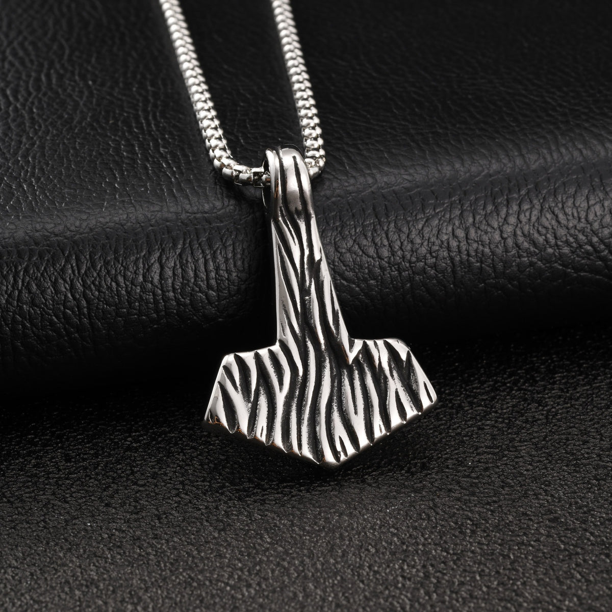 Hot Selling Stainless Steel Dark Punk Thunder Gong Leisure Vitality Young Pendant Necklace