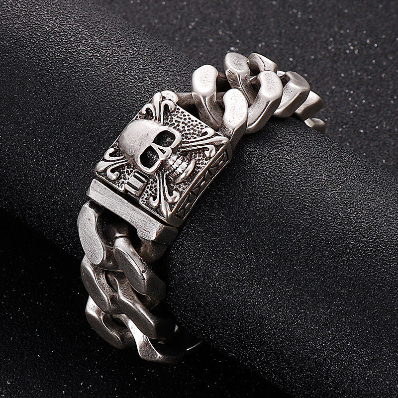 customized titanium steel Cuban link bracelet with men's skull design in European and American style