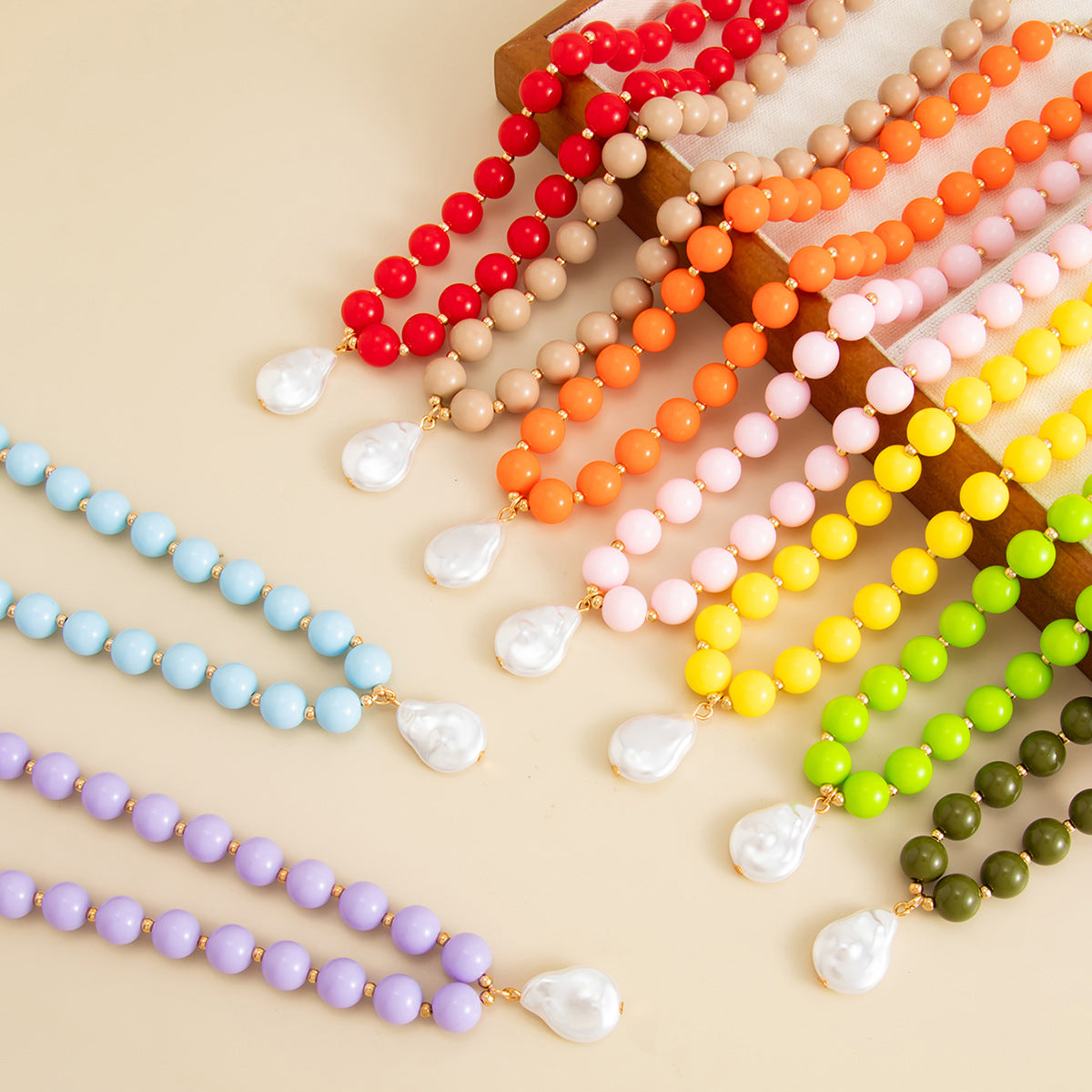 Colored Round Beads Pearl Necklace Dopamine Beaded Holiday Wind Necklace