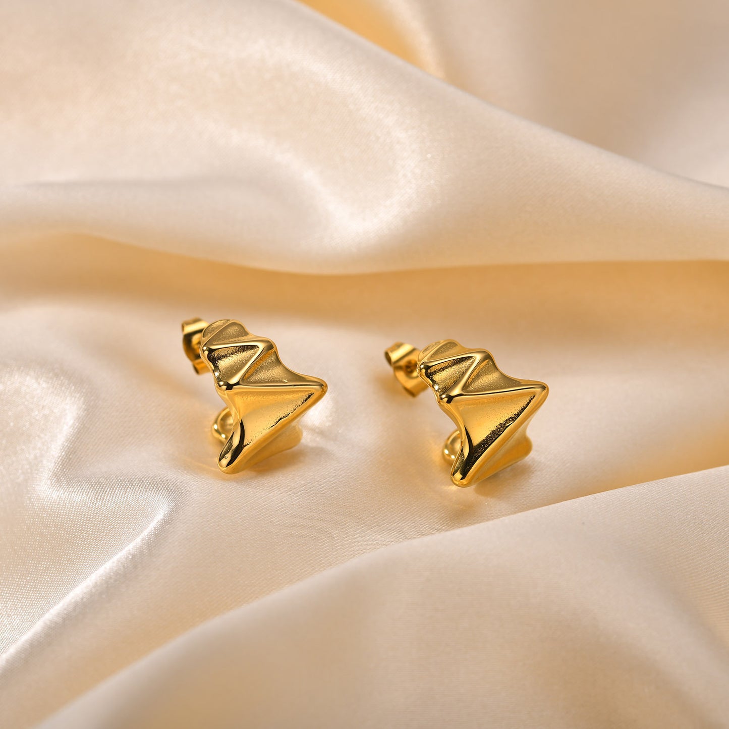 European And American Accessories Stainless Steel Gold C Earrings