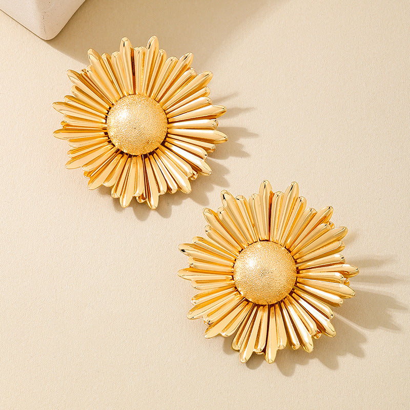 Planderful Vienna Verve Earrings – Exaggerated Retro Metal Sunflower Design
