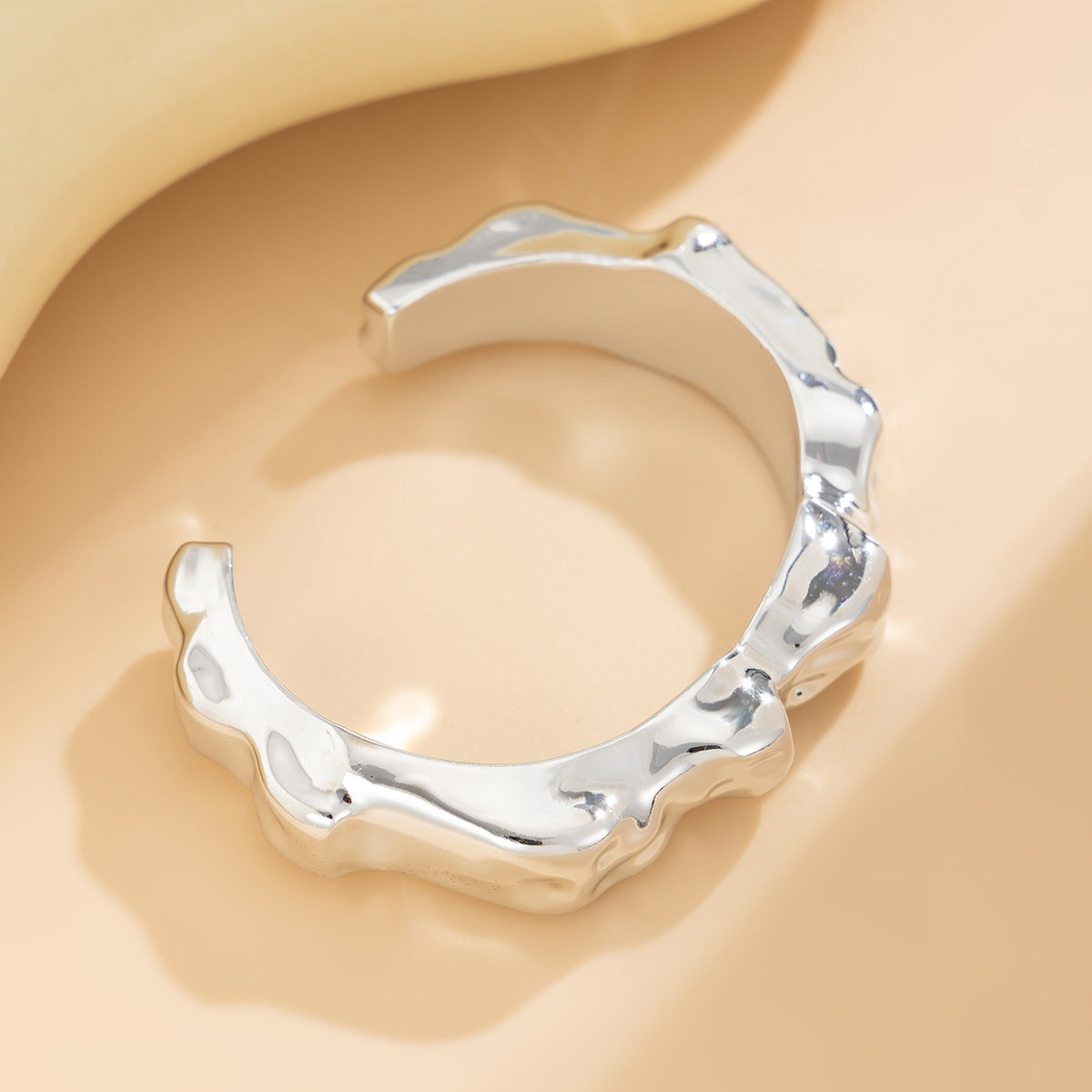 Planderful Vienna Verve Bracelet – Fashionable Geometric Design