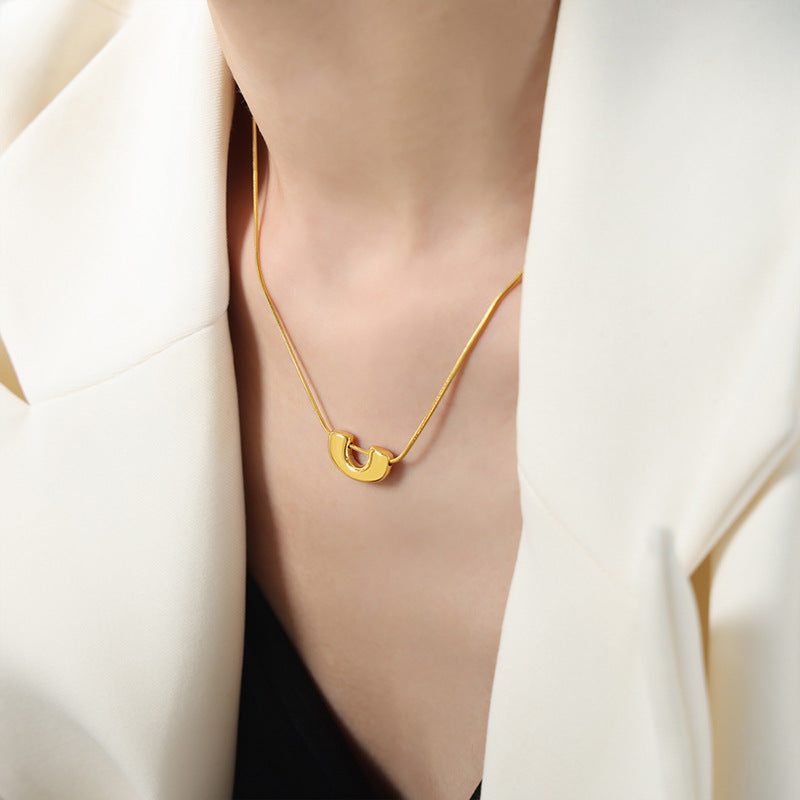 French Style Geometric Titanium Steel Gold-Plated U-Shaped Pendant Necklace