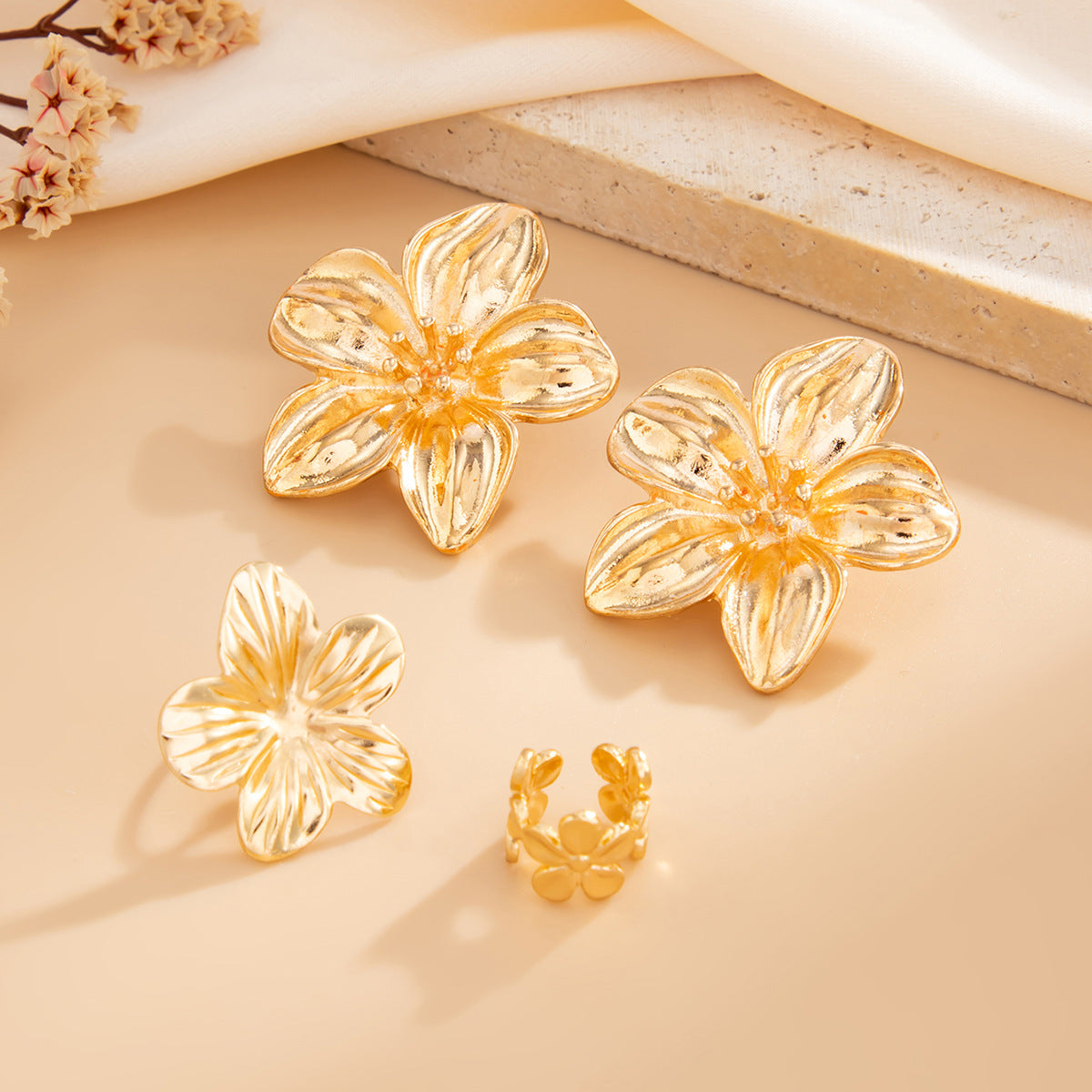 Planderful Vienna Verve Starfish Ear Clips Set For Boho Beach Vacation Lovers Lightweight Statement Jewelry