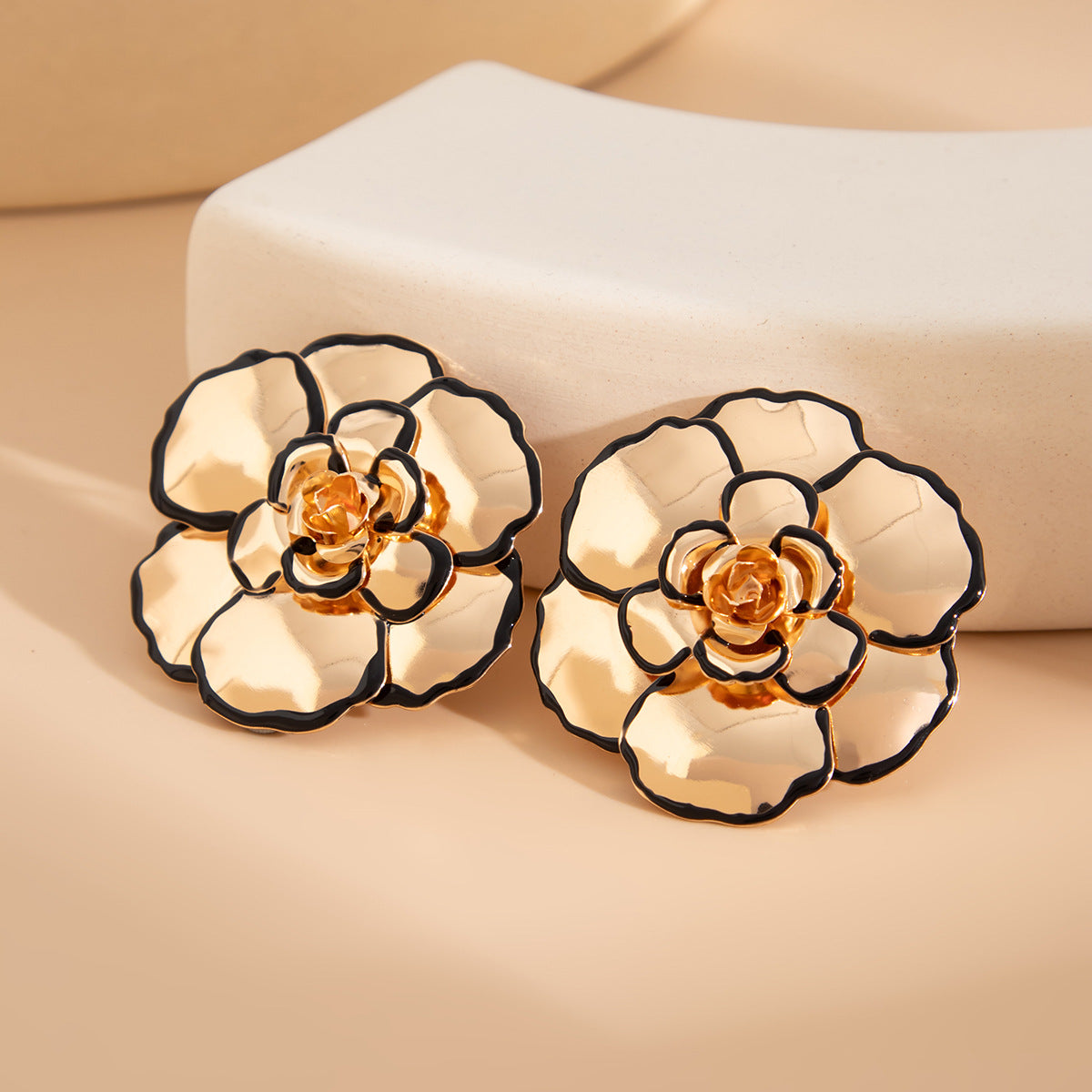 Planderful Vienna Verve Jewelry Set – Personalized Metal Flower Design