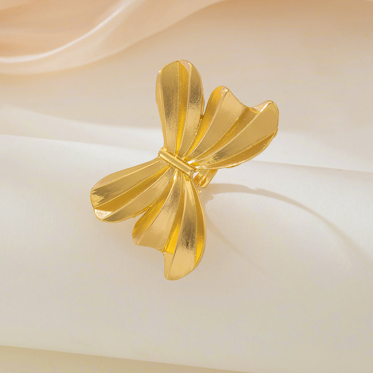 Fashionable Retro Metal Pleated Bow Ring by Planderful