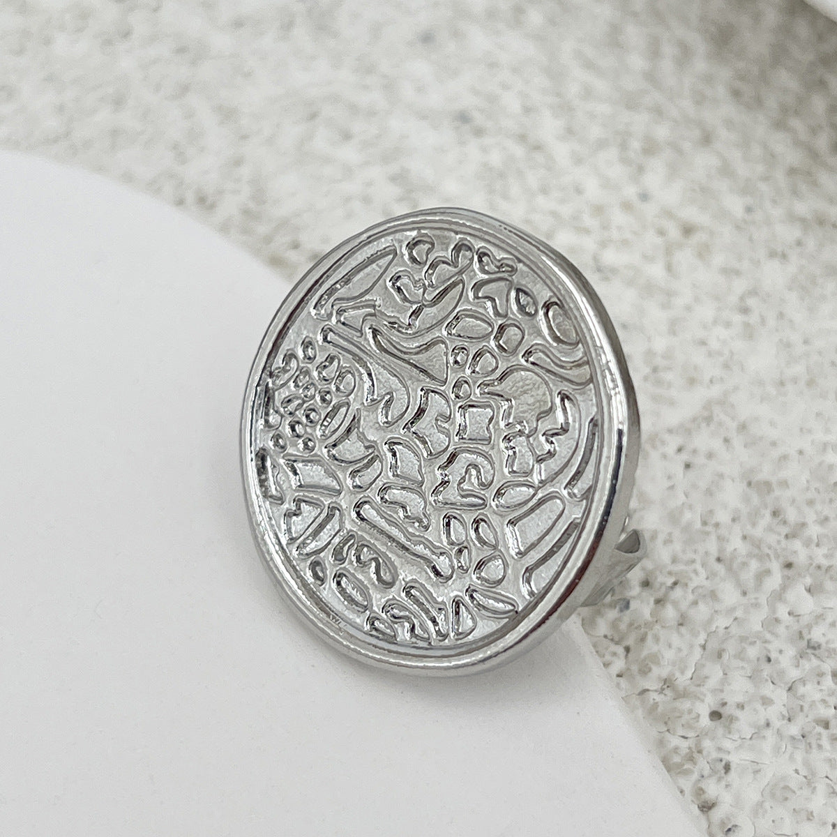 Planderful Vienna Verve Ring – Irregular Floral Design