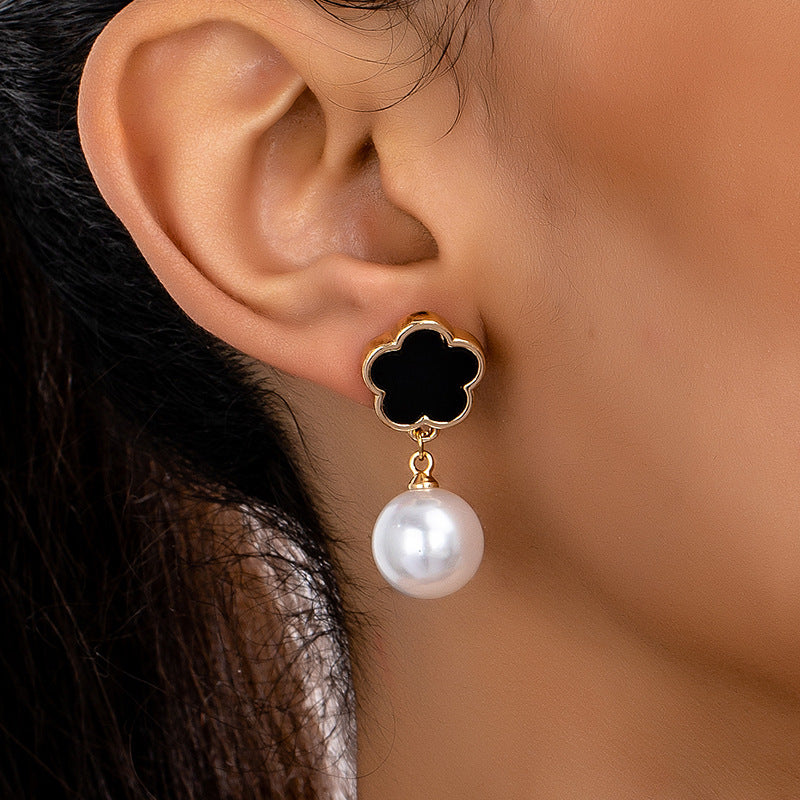 Planderful Vienna Verve Earrings – Elegant Imitation Pearl Design