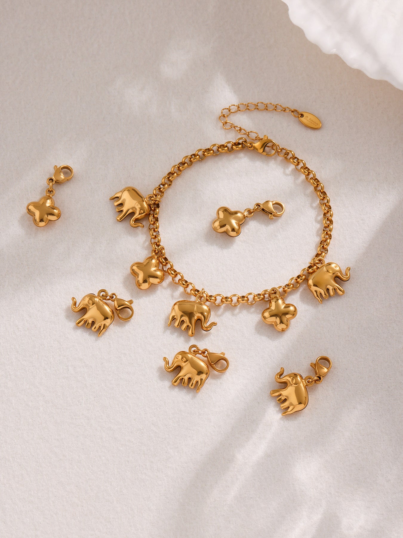 Planderful Everyday Genie Elephant Womens Bracelet 18K Gold