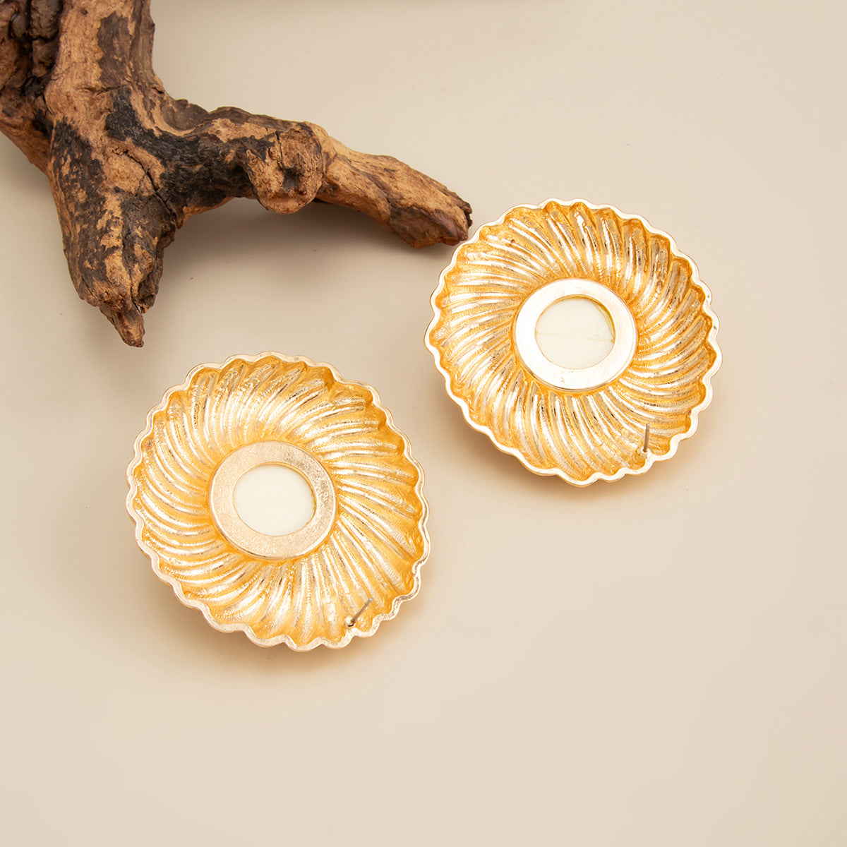 Planderful Vienna Verve Retro Exaggerated Round Gem Stud Earrings for Women Bold Geometric Jewelry