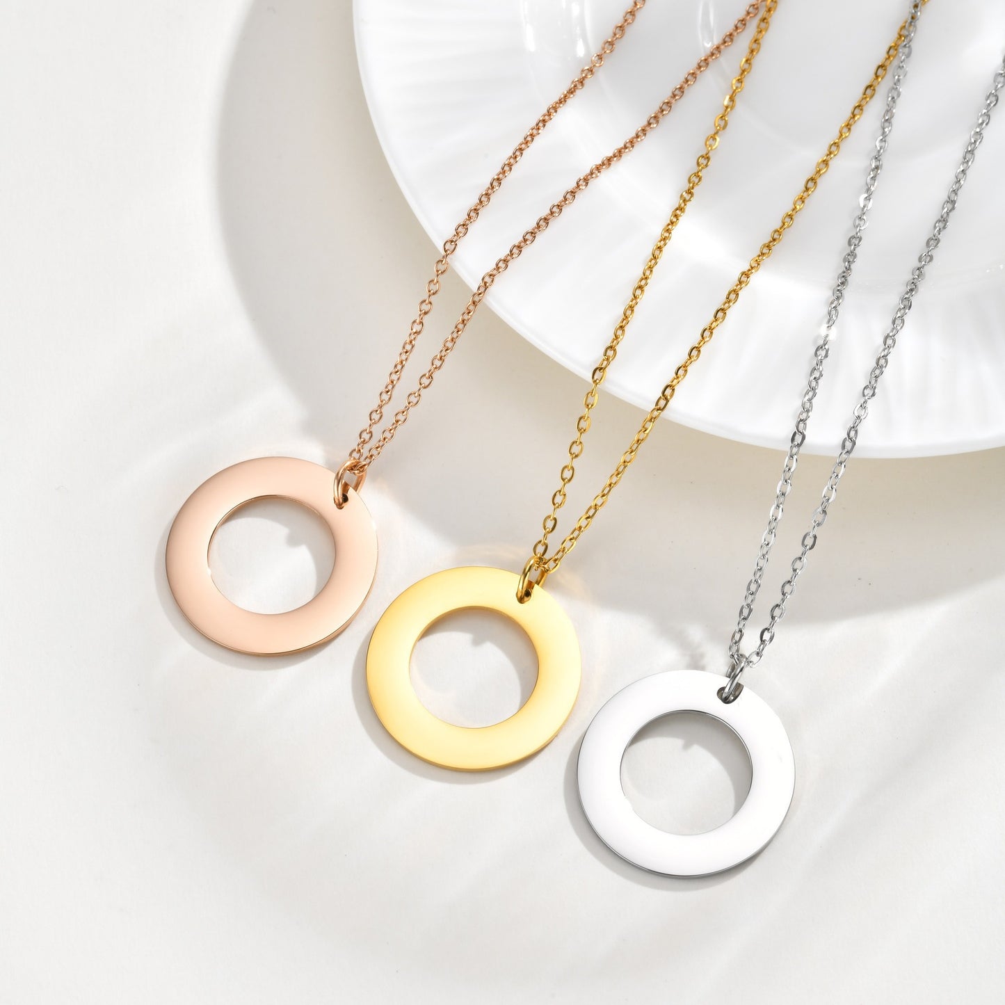 Internet Celebrities Cold Wind Collarbone Chain Stainless Steel Flat Cross Chain Light Necklace