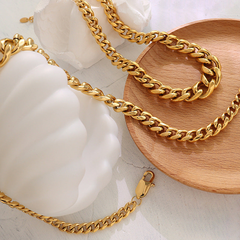 Hip-Hop Style Cuban Chain Necklace in Gold Plated Titanium Steel - Unisex Jewelry by Planderful