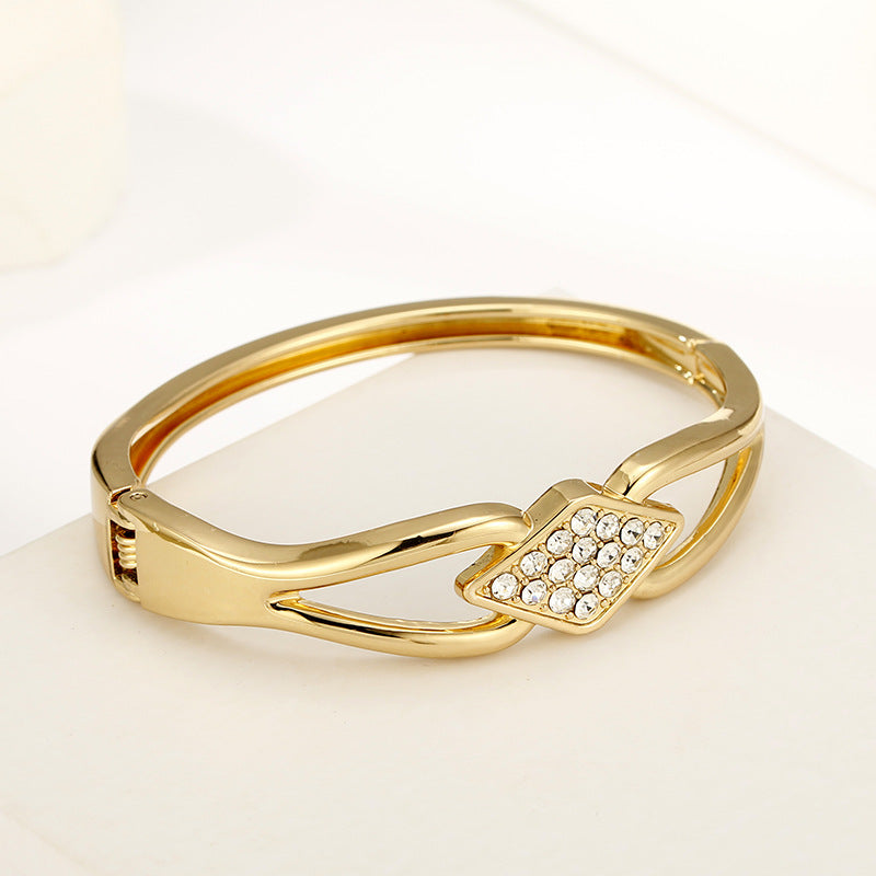 Vienna Verve Rhinestone Bracelet - Elegant Hand Jewelry for Women