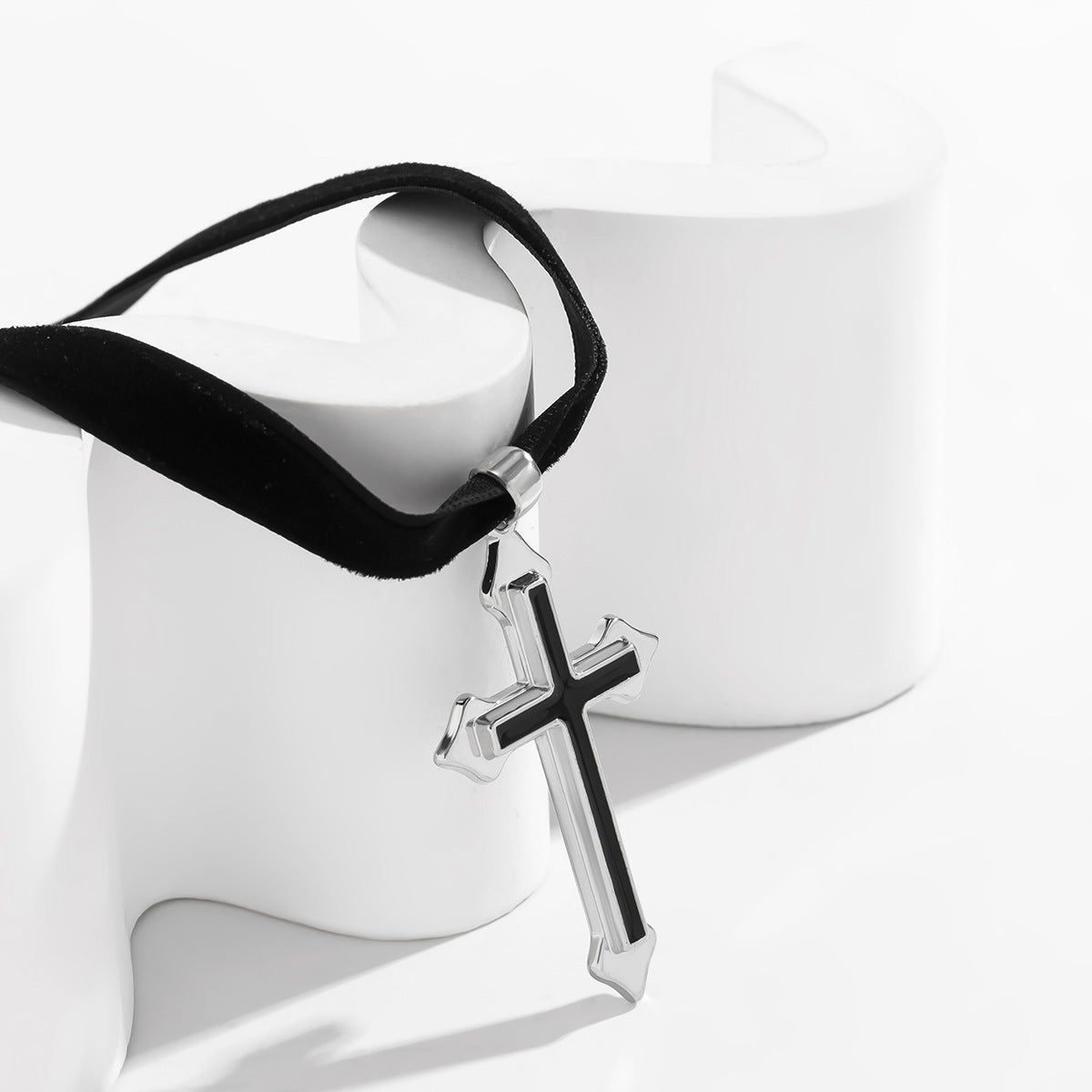 Cross Pendant Choker Necklace Planderful Vienna Verve Exaggerated Statement Metal Jewelry For Women