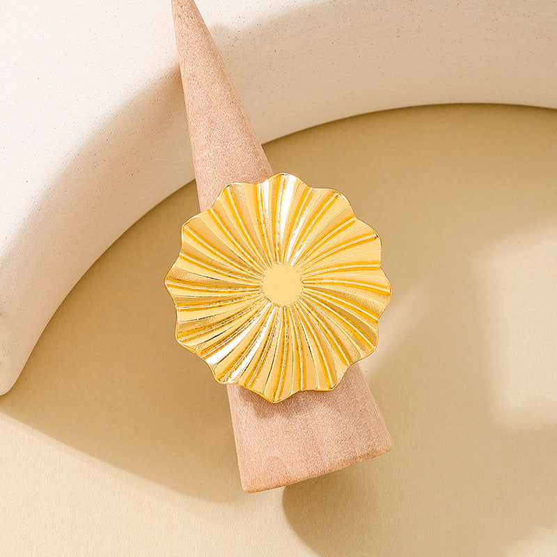 Fashionable Metal Bow Sunflower Ring for Women by Planderful