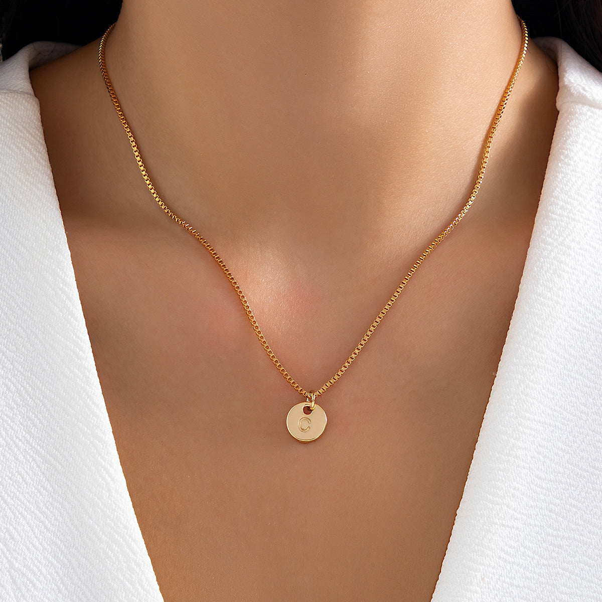 Customized 26-Letter Pendant Necklace from Europe and America for Women