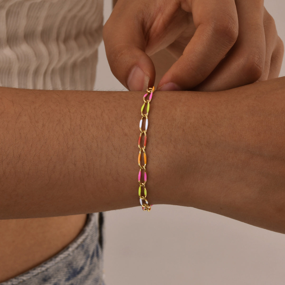 : Stainless Steel Colored Oil-Dripping Twisted Oval Chain Bracelet – Gold Women's