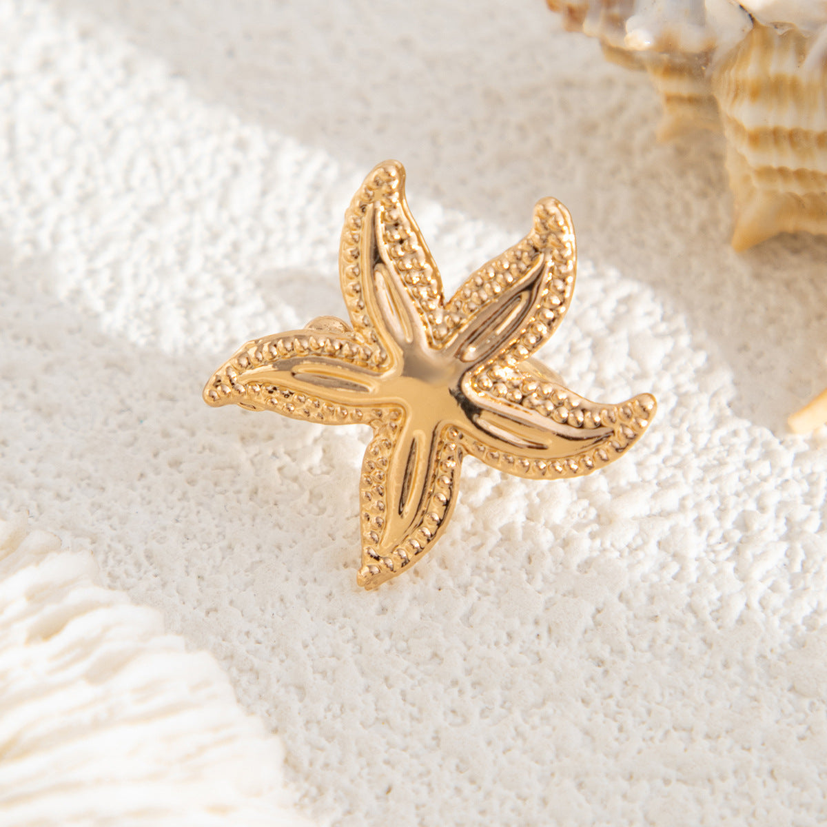 Planderful Vienna Verve Earrings – Versatile No Piercing Flower Design