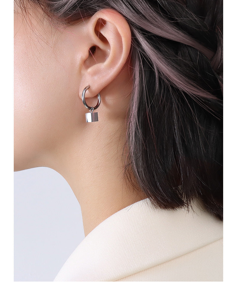 Elegant Geometric Square Earrings in Gold-Plated Titanium Steel