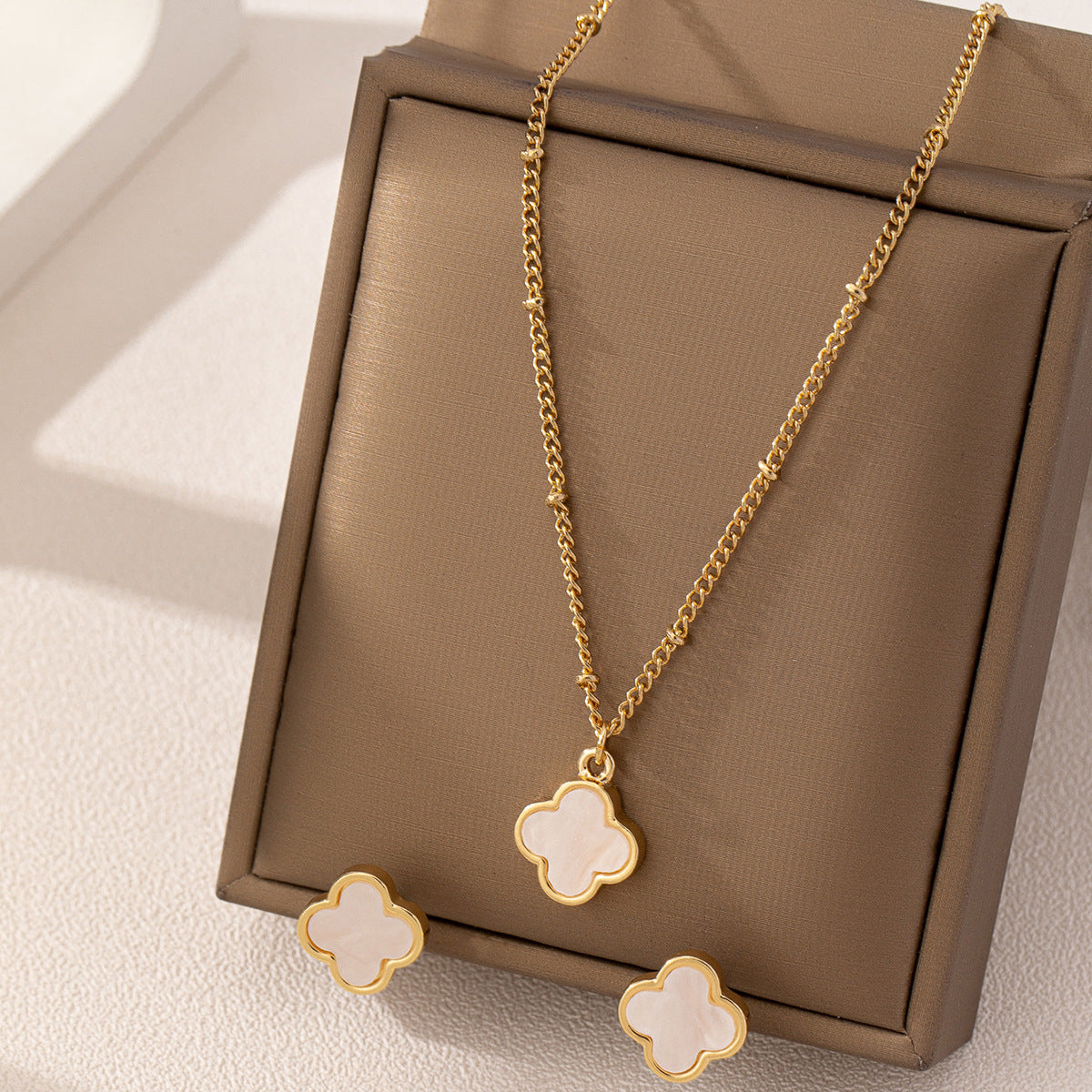 Elegant Lucky Flower Pendant Set for Women by Planderful