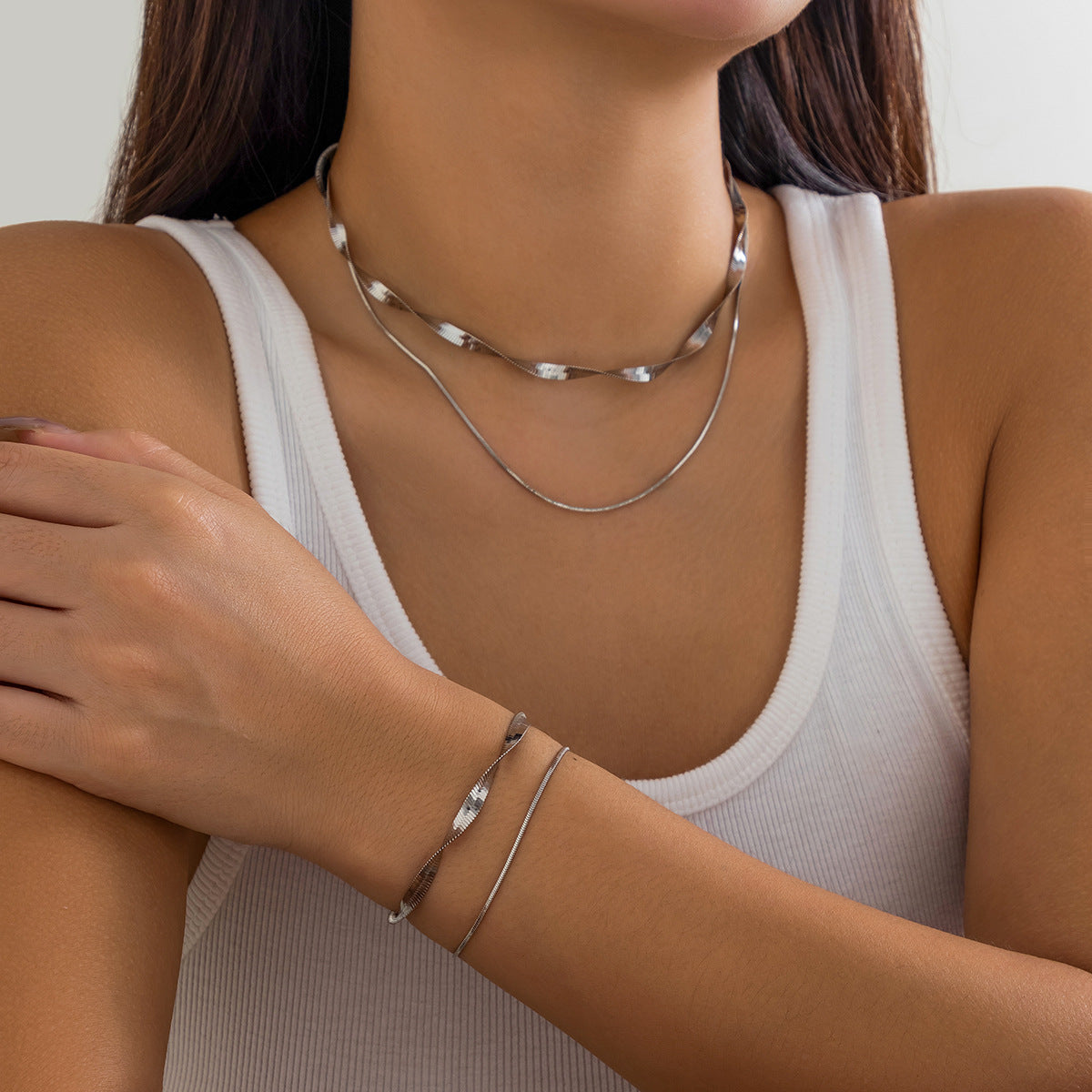 French Dual-Chain Metal Choker Necklace with an Elegant Twist