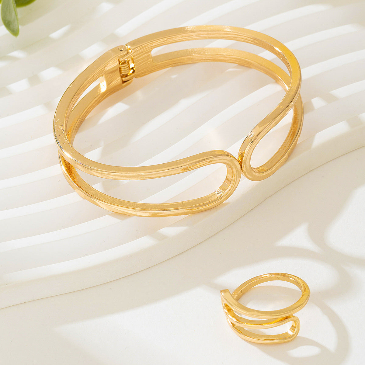 Planderful Vienna Verve Jewelry Set – Stylish Metal Geometric Design