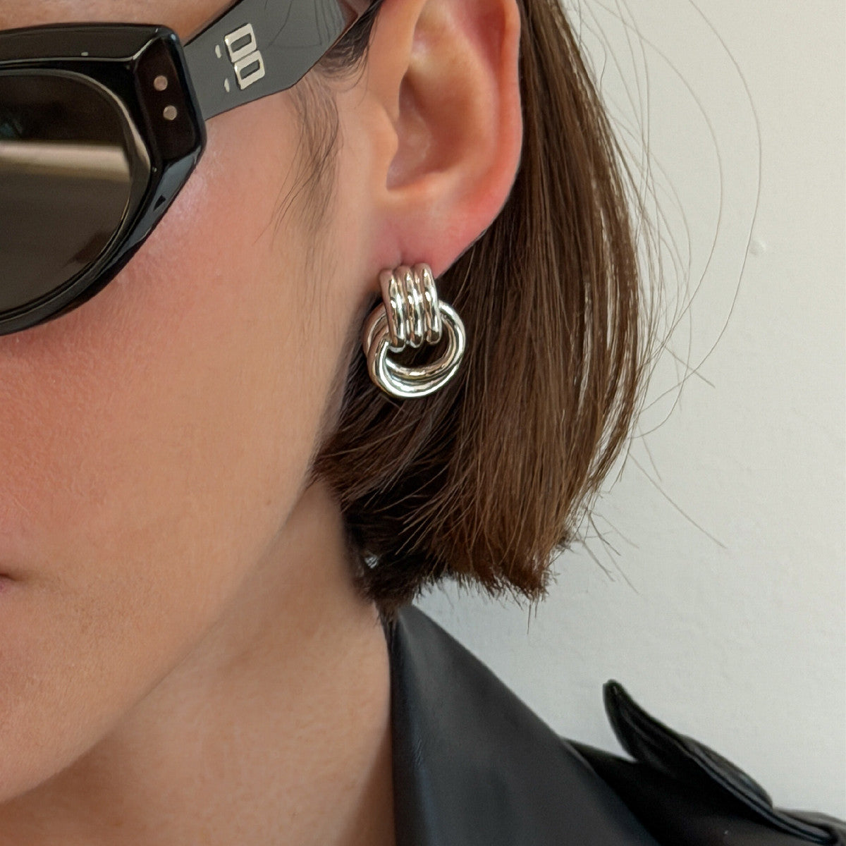 Planderful Vienna Verve Stainless Steel Ring Buckle Stud Earrings With Contrasting Color Lines For Modern Fashion Lovers