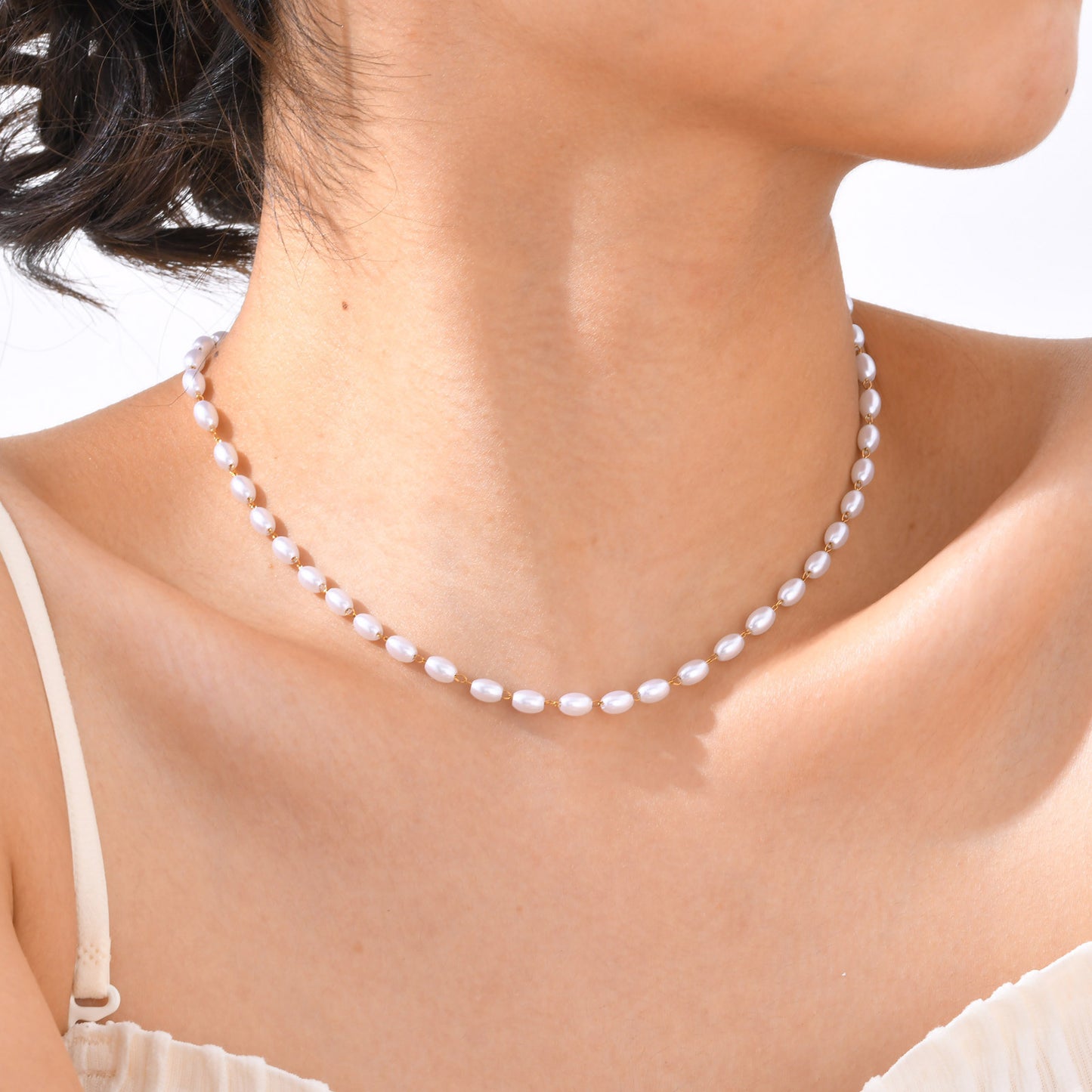 Ladies Stainless Steel Imitation Pearl Chain Gold Necklace