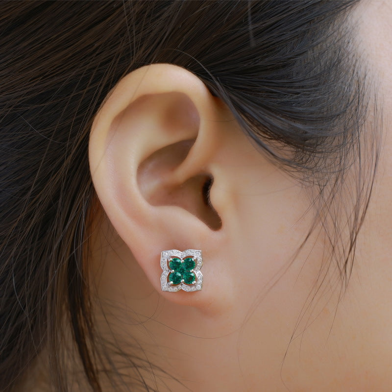 Planderful Cross-border New Retro Court Style Four-leaf Clover Hollow Lab Grown Emerald Earrings S925 Sterling Silver Gold-plated Stud Earrings for Women – Elegant Eco-friendly Design