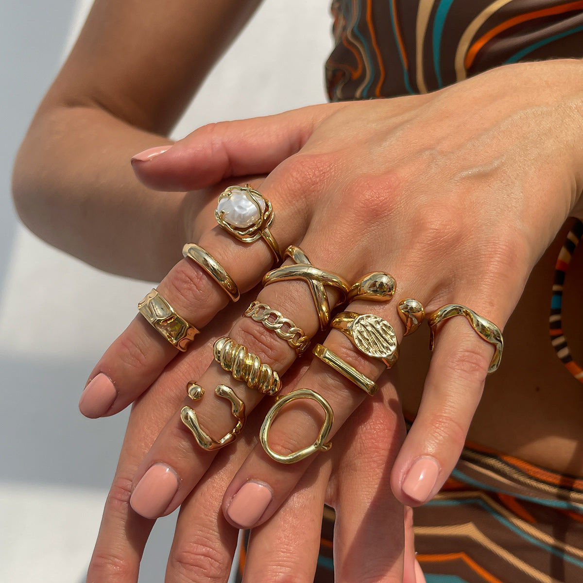 Planderful Vienna Verve Baroque Pearl Joint Ring – Adjustable Elegant Design