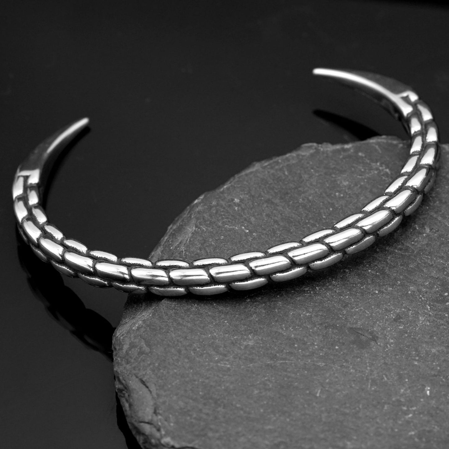 Planderful Titanium Stainless Steel Bracelet For Men And Women Retro Stone Pattern Unisex Statement