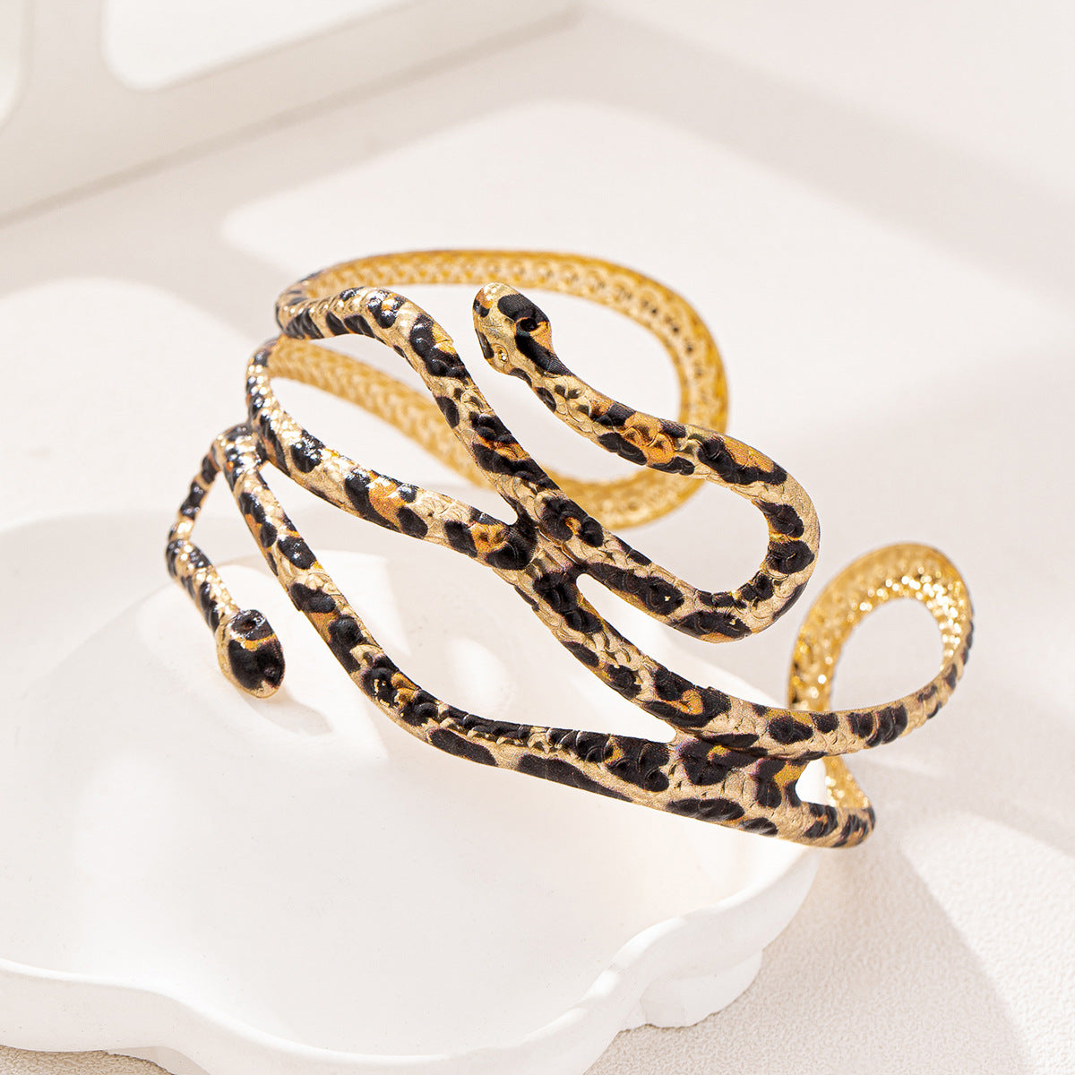 Planderful Vienna Verve Arm Ring – Fashionable Personalized Leopard Print Design