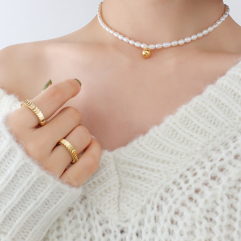 Elegant French Style Freshwater Pearl Pendant Necklace with 18K Gold Chain