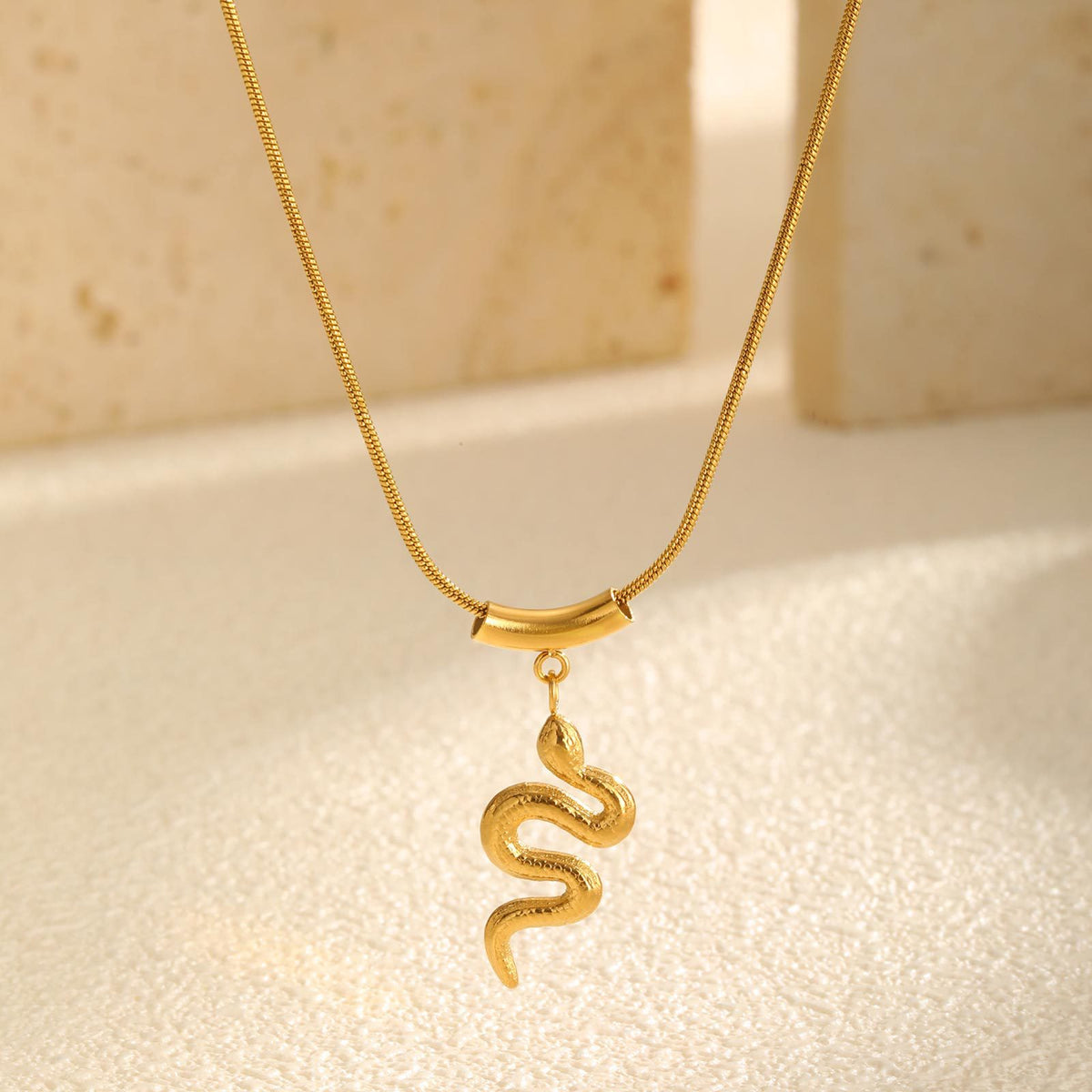 Stainless Steel Gold-Plated Round Snake Chain Snake Pendant Necklace Women Wind