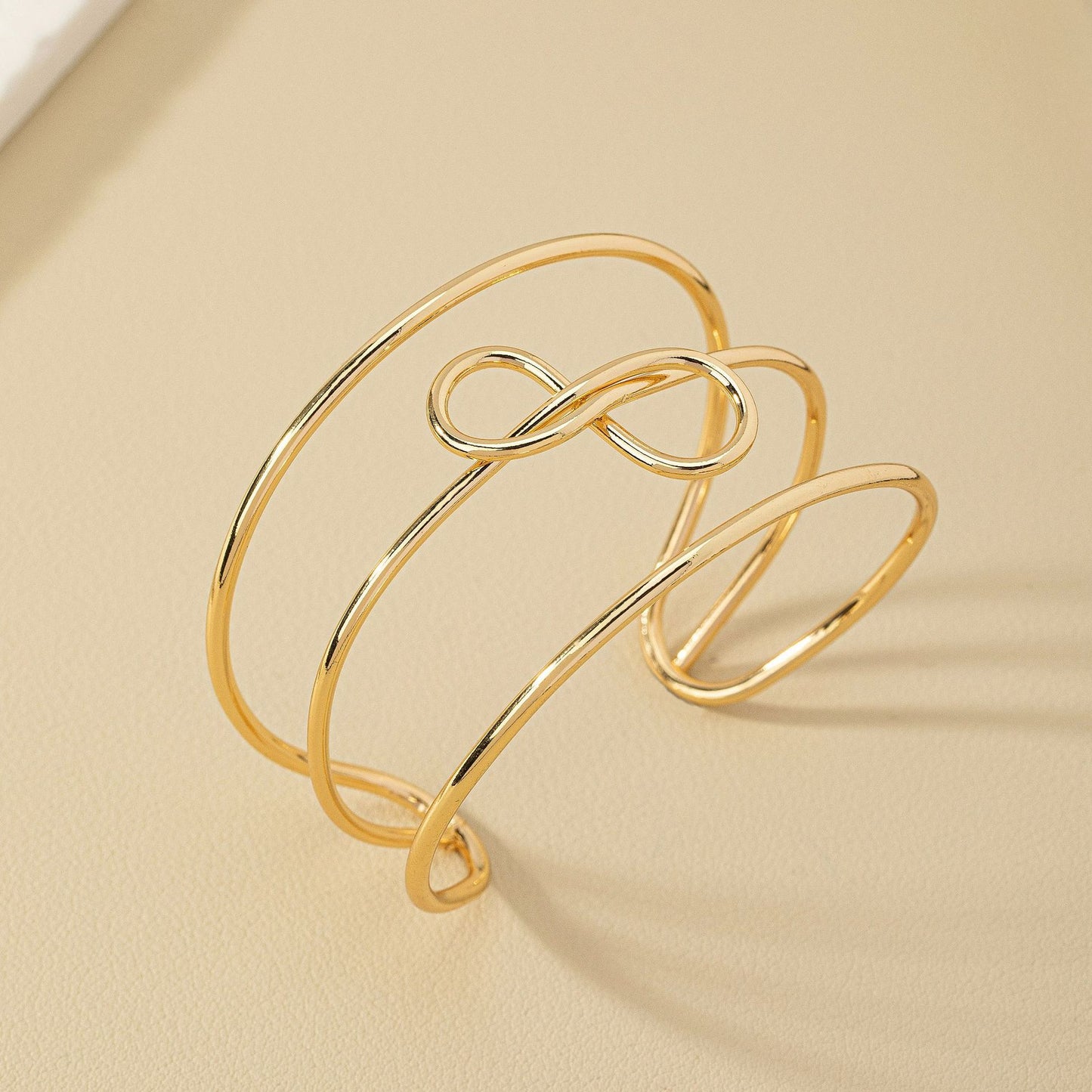 Adjustable Metal Line Bracelet - Vienna Verve Collection