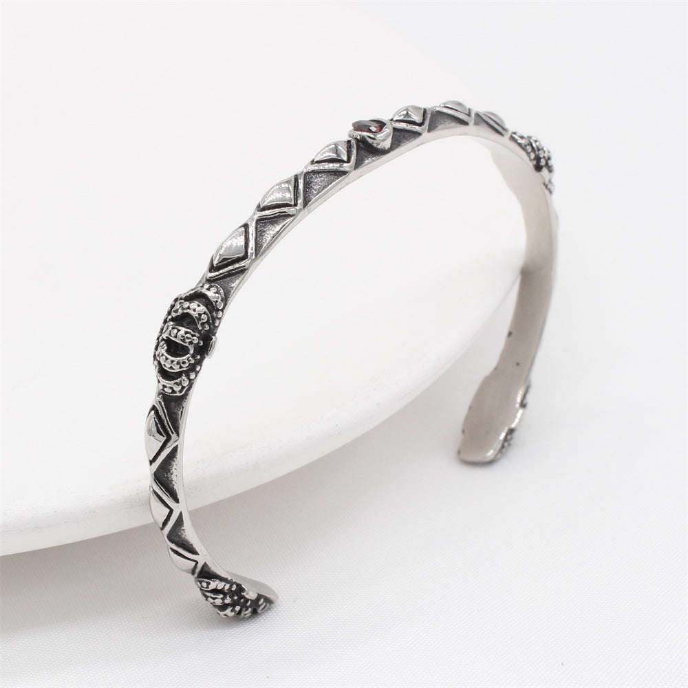 Planderful Everyday Genie – European and American Retro Crown Titanium Steel Bracelet