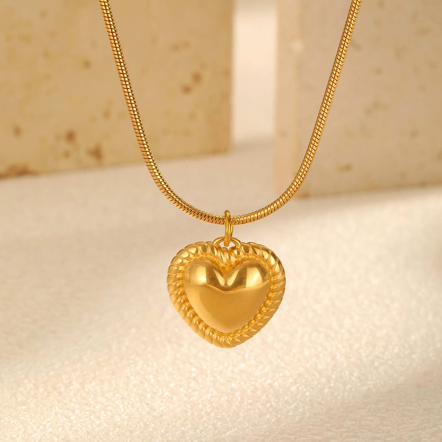 Style Women's Collarbone Chain – Stainless Steel Round Snake Chain Heart-Shaped Necklace