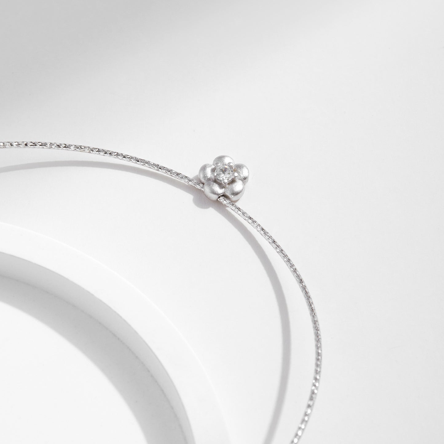 Planderful Everyday Genie S925 Silver Flower Necklace – Trendy Sandblasting Texture with Super Flash Zircon Set