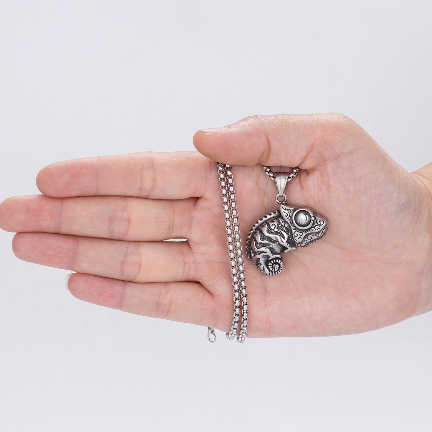 Steel Necklace - Vintage Urban Street Style Lizard Design For Everyday Outdoor Wear And Casual Chic