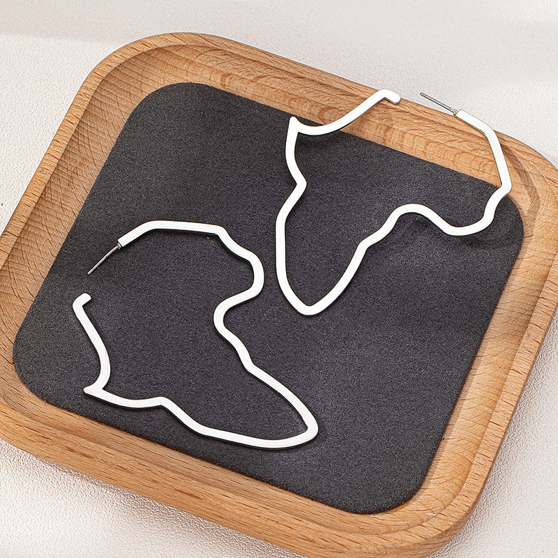 Planderful Vienna Verve Earrings – Unique Africa Map Design